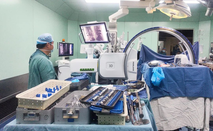 术中三维导航C臂手术场景 术中三维导航C臂手术场景