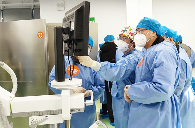 UBE腰椎管减压术和椎间融合术实操训练营，普爱C形臂全程护航